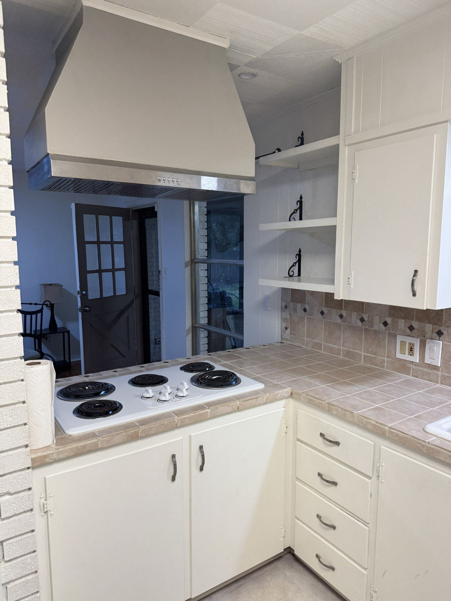Kitchen — Cooktop