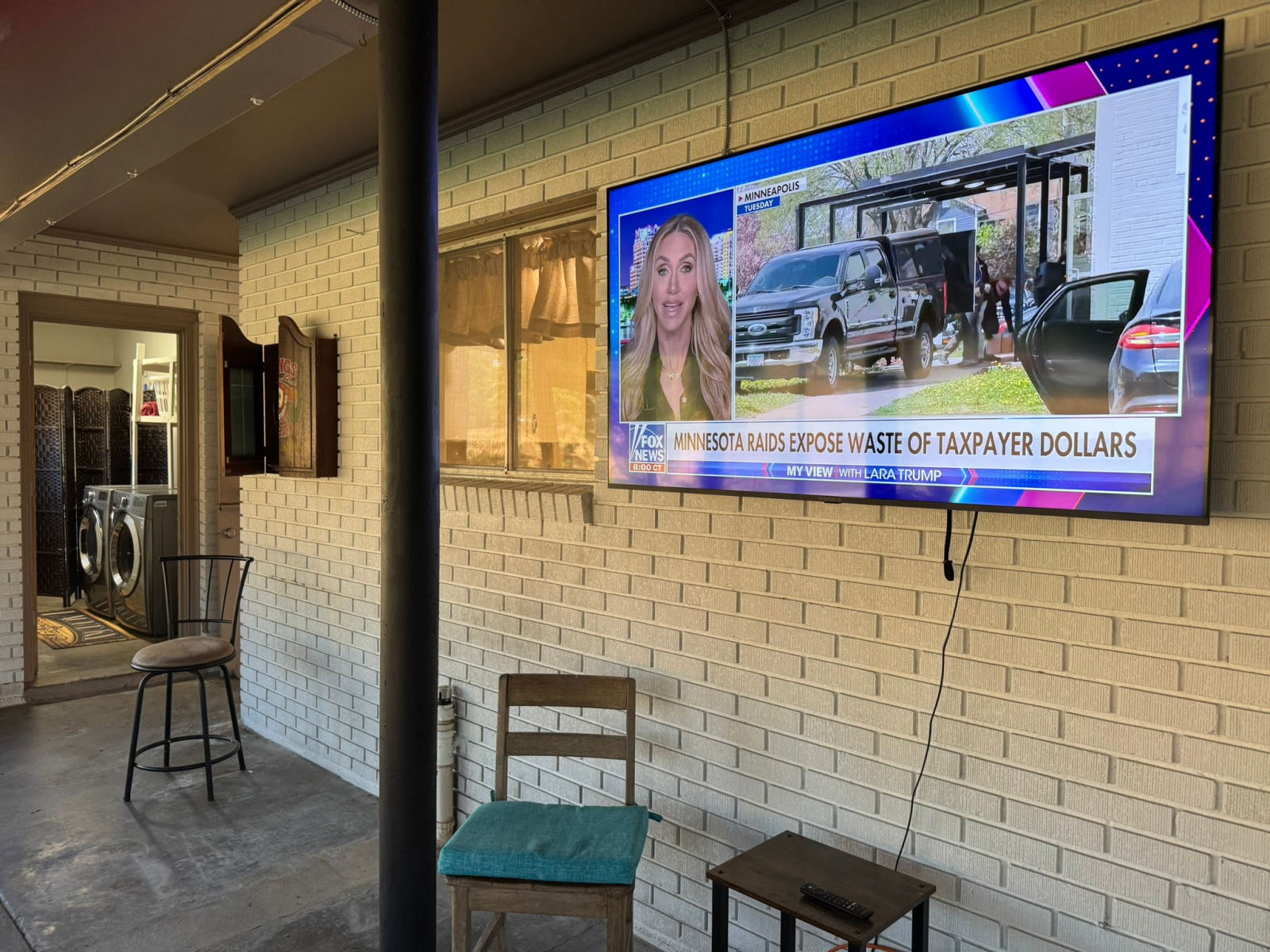 Screened Patio — TV & Bar